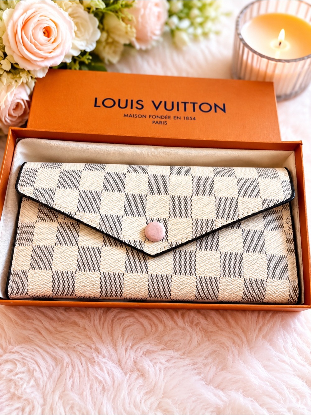 Source Unknown Cream Checker Envelope Wallet with Pink Snap